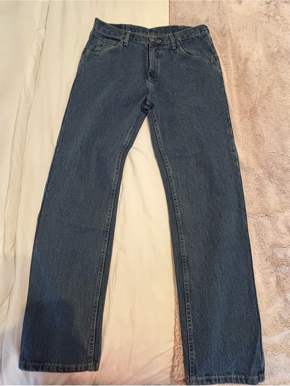 Wrangler Men's Straight Jeans in Medium Blue Denim